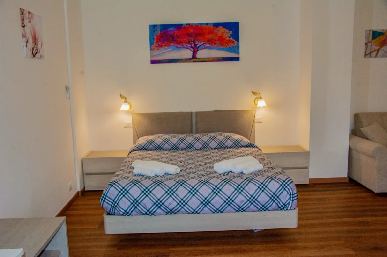 Letto king size della Suite Diamante
